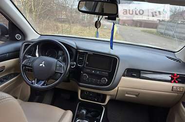 Позашляховик / Кросовер Mitsubishi Outlander 2017 в Кропивницькому