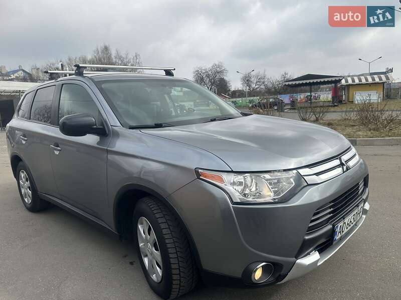 Внедорожник / Кроссовер Mitsubishi Outlander 2014 в Полтаве