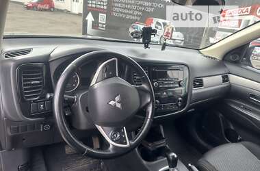 Внедорожник / Кроссовер Mitsubishi Outlander 2014 в Полтаве