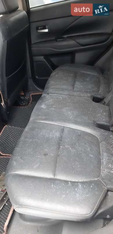 Позашляховик / Кросовер Mitsubishi Outlander 2013 в Кропивницькому