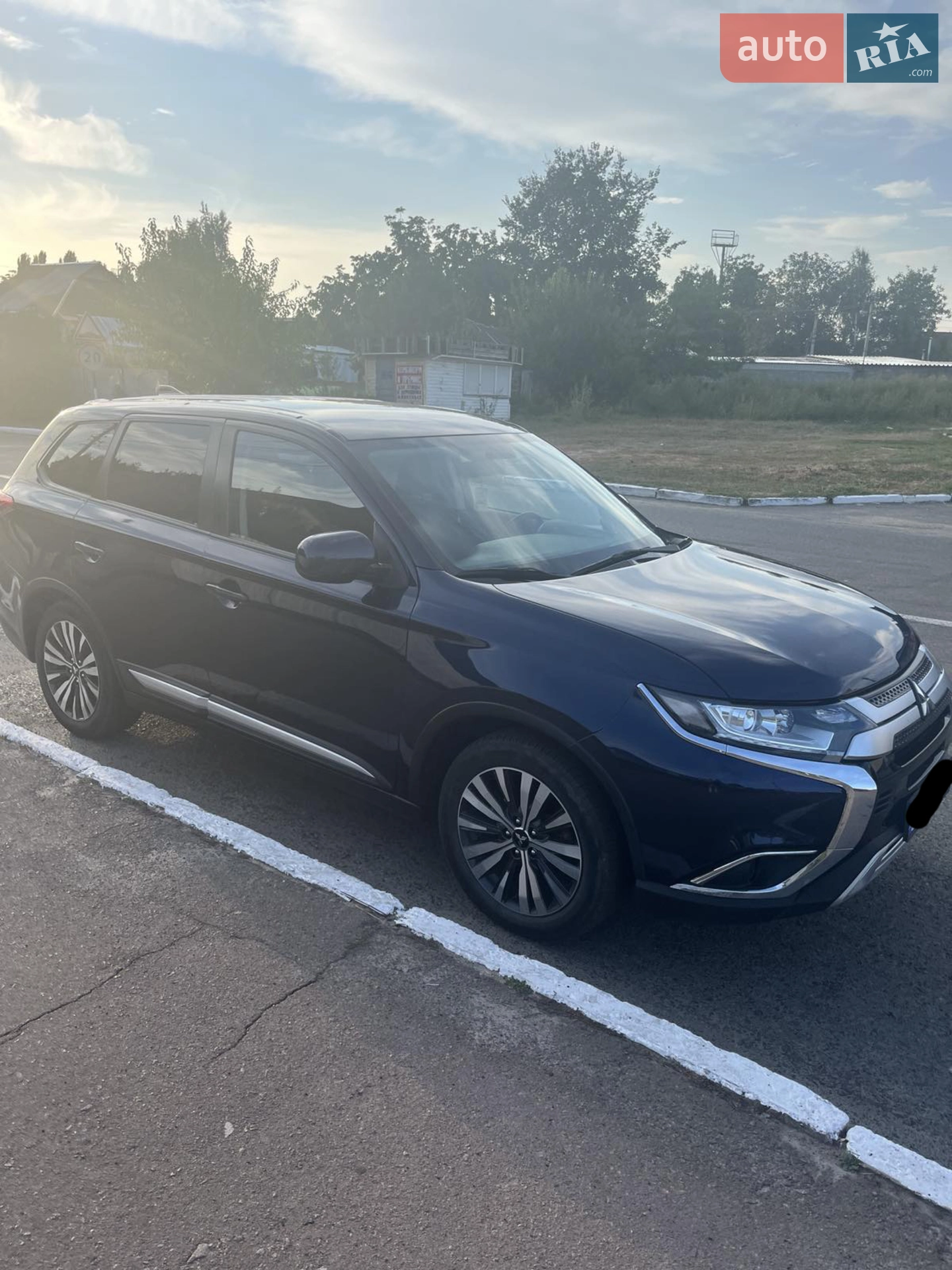 2019 Mitsubishi Outlander - мініатюра 2