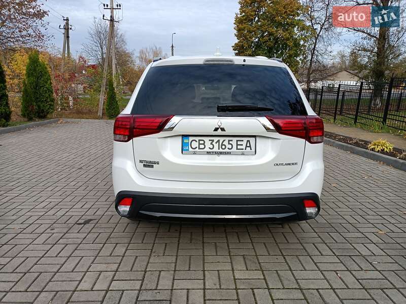Позашляховик / Кросовер Mitsubishi Outlander 2018 в Чернігові