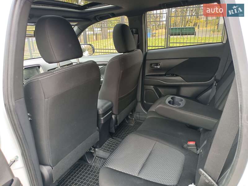 Позашляховик / Кросовер Mitsubishi Outlander 2018 в Чернігові