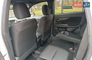 Позашляховик / Кросовер Mitsubishi Outlander 2018 в 