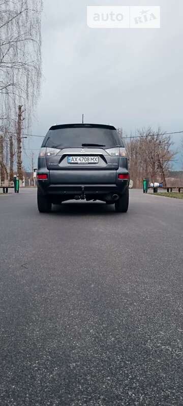 Позашляховик / Кросовер Mitsubishi Outlander 2010 в Харкові