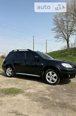 Позашляховик / Кросовер Mitsubishi Outlander 2008 в Києві