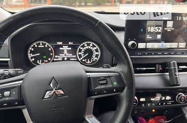 Позашляховик / Кросовер Mitsubishi Outlander 2022 в Кривому Розі