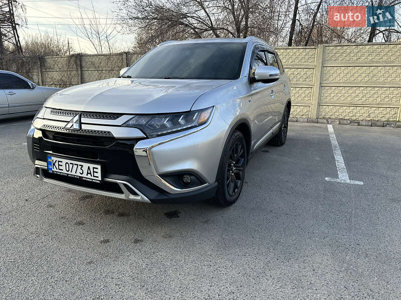 Внедорожник / Кроссовер Mitsubishi Outlander 2018 в Днепре