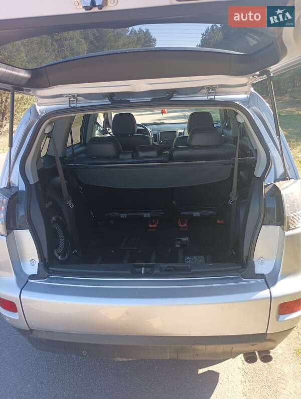 Внедорожник / Кроссовер Mitsubishi Outlander 2010 в Владимирце