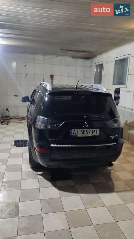 Позашляховик / Кросовер Mitsubishi Outlander 2008 в Києві