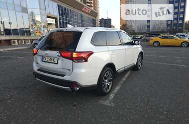 Позашляховик / Кросовер Mitsubishi Outlander 2017 в Одесі