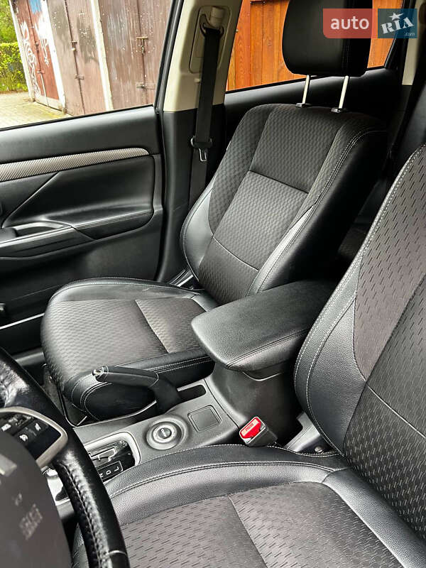 Внедорожник / Кроссовер Mitsubishi Outlander 2014 в Яремче