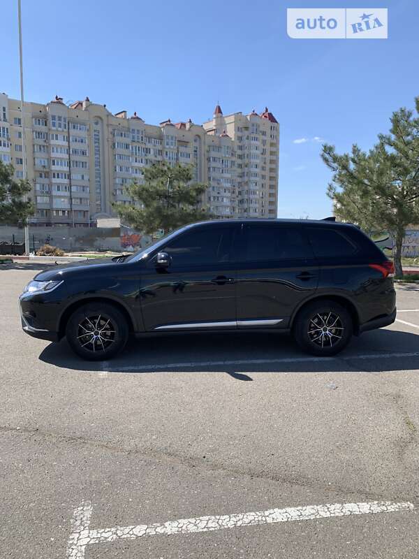 Позашляховик / Кросовер Mitsubishi Outlander 2019 в Миколаєві