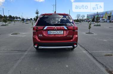 Внедорожник / Кроссовер Mitsubishi Outlander 2017 в Одессе