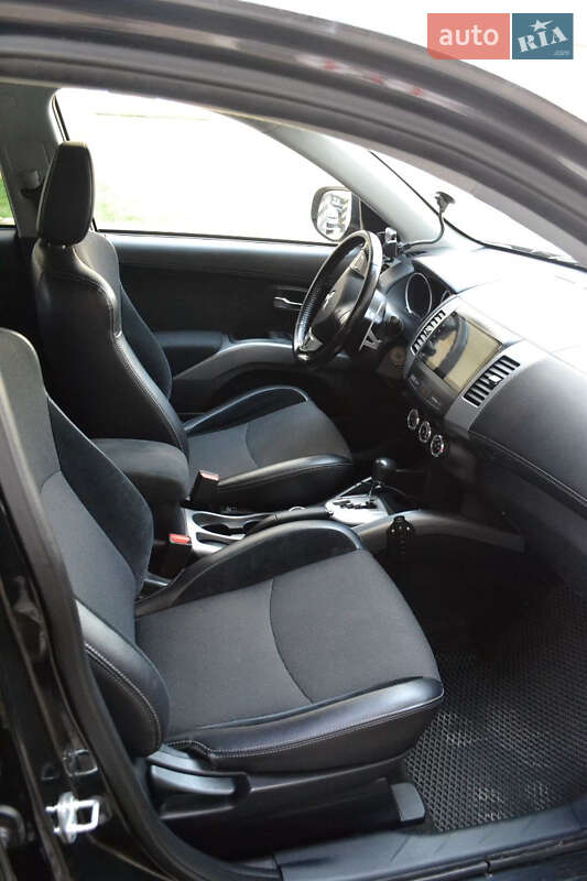 Внедорожник / Кроссовер Mitsubishi Outlander 2010 в Ивано-Франковске