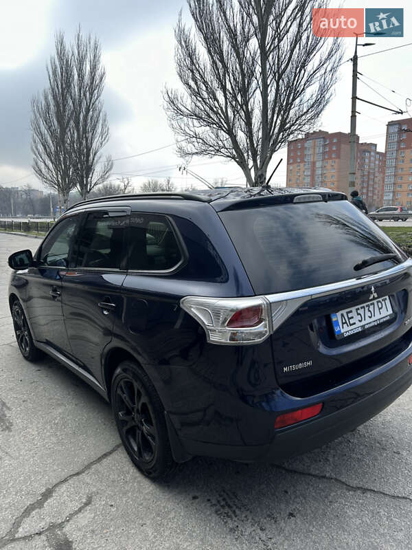 Внедорожник / Кроссовер Mitsubishi Outlander 2013 в Днепре