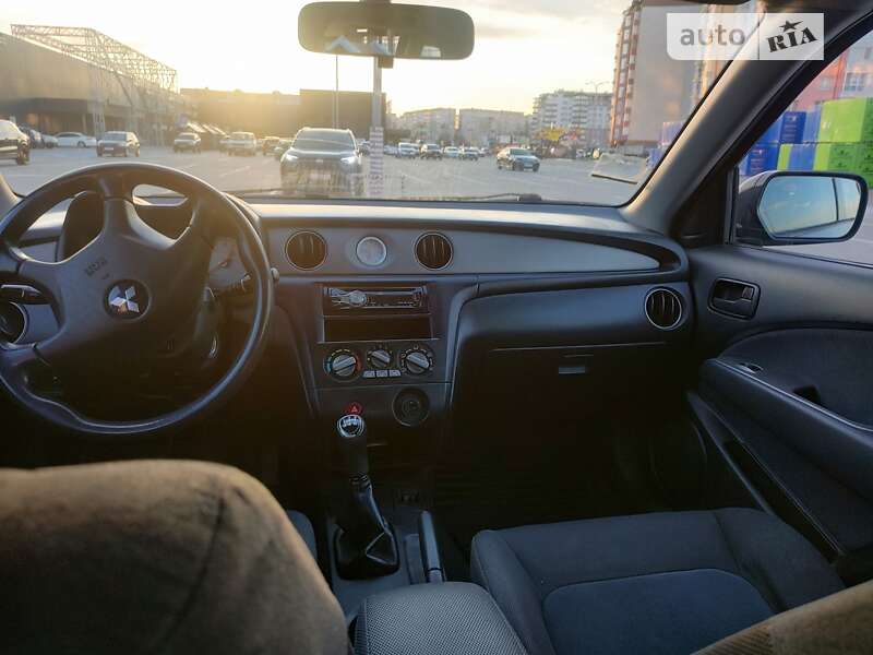 Внедорожник / Кроссовер Mitsubishi Outlander 2004 в Ивано-Франковске