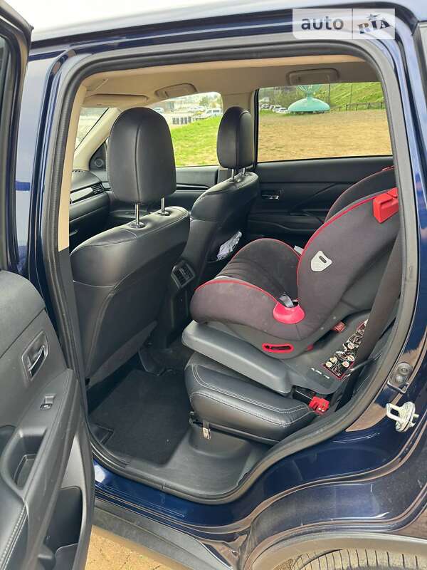 Внедорожник / Кроссовер Mitsubishi Outlander 2019 в Одессе