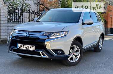 Позашляховик / Кросовер Mitsubishi Outlander 2021 в Києві