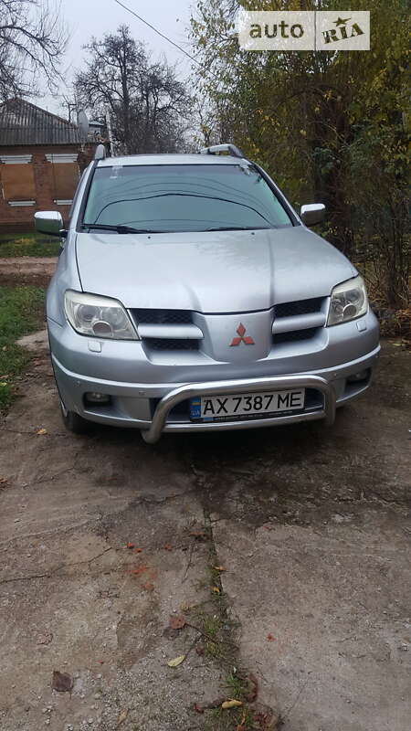 Позашляховик / Кросовер Mitsubishi Outlander 2003 в Харкові