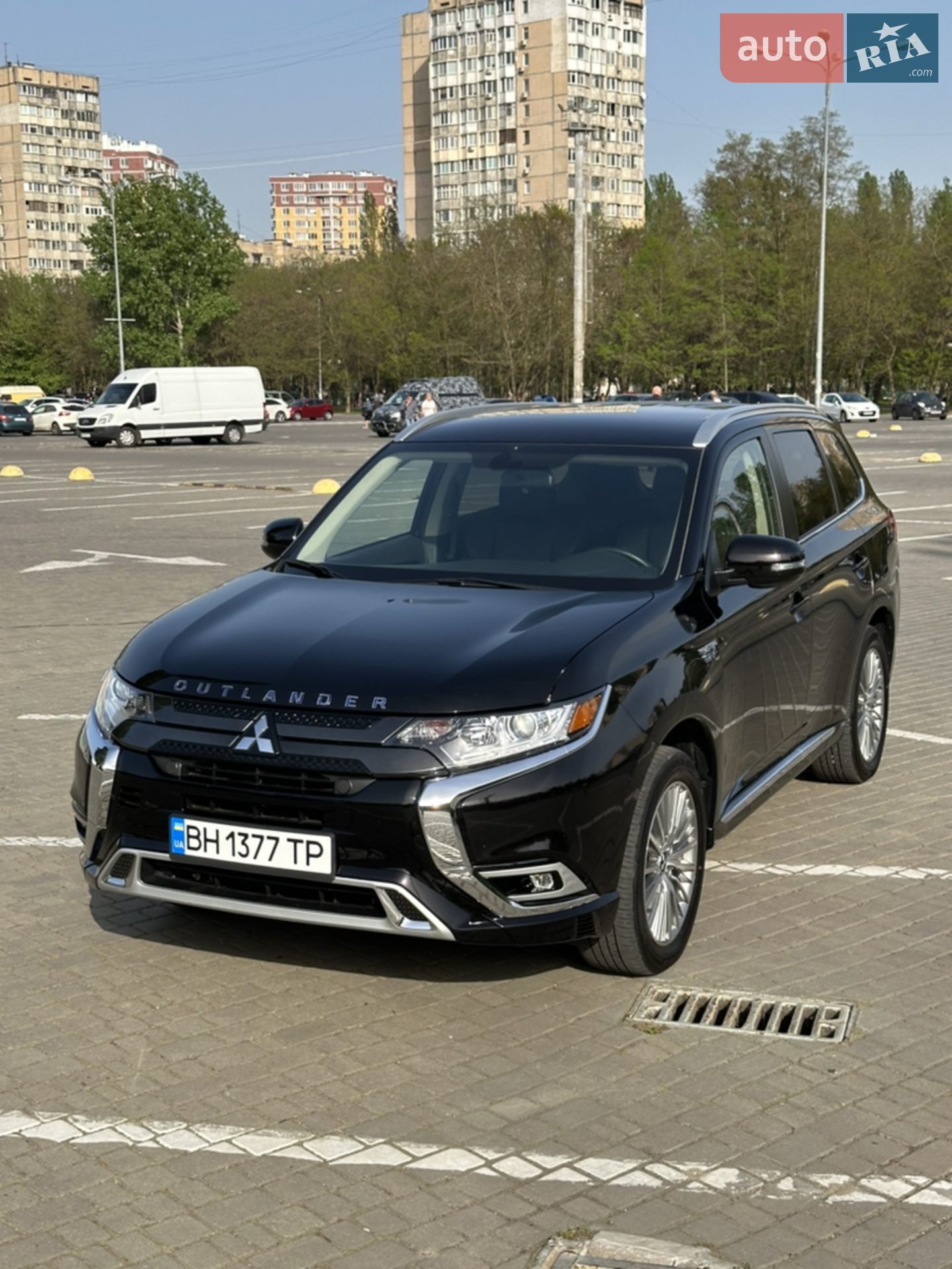 2021 Mitsubishi Outlander - фото 1