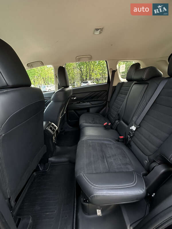 Внедорожник / Кроссовер Mitsubishi Outlander 2021 в Одессе