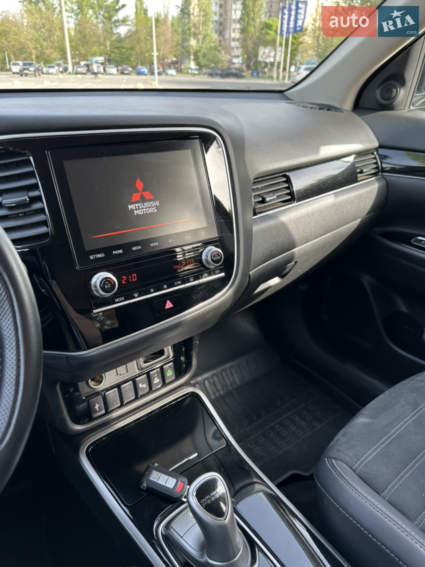 2021 Mitsubishi Outlander - мініатюра 22