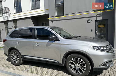 Позашляховик / Кросовер Mitsubishi Outlander 2018 в Львові