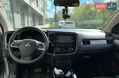 Позашляховик / Кросовер Mitsubishi Outlander 2018 в Львові