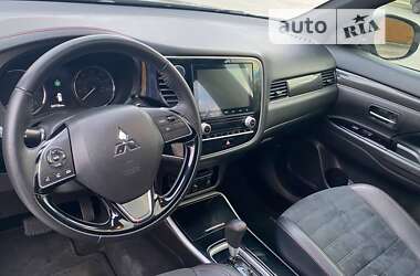 Внедорожник / Кроссовер Mitsubishi Outlander 2020 в Чернигове