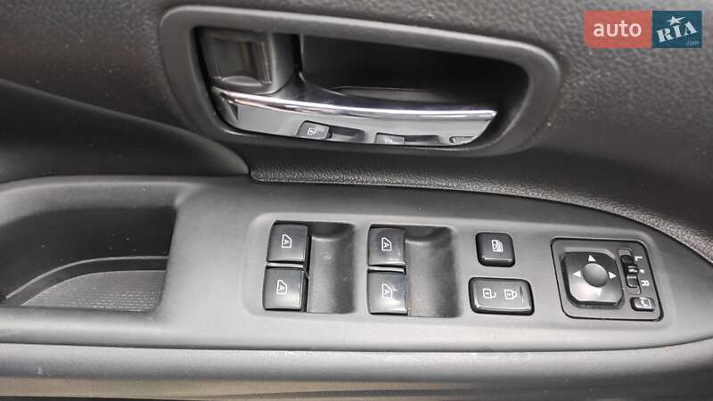 Позашляховик / Кросовер Mitsubishi Outlander 2019 в Чигирину фото 13 Позашляховик / Кросовер Mitsubishi Outlander 2019 в Чигирину