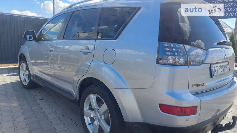 Позашляховик / Кросовер Mitsubishi Outlander 2009 в Іршаві