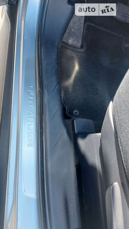 Позашляховик / Кросовер Mitsubishi Outlander 2009 в Іршаві