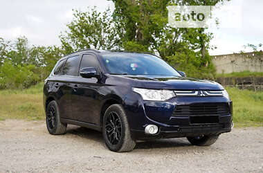 Внедорожник / Кроссовер Mitsubishi Outlander 2012 в Белгороде-Днестровском