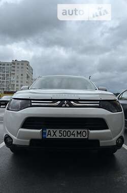 Внедорожник / Кроссовер Mitsubishi Outlander 2013 в Чернигове