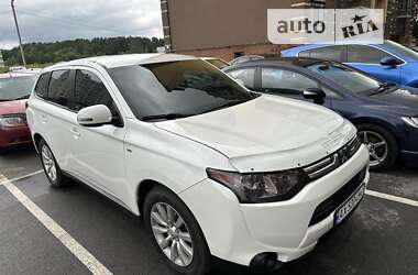 Внедорожник / Кроссовер Mitsubishi Outlander 2013 в Чернигове