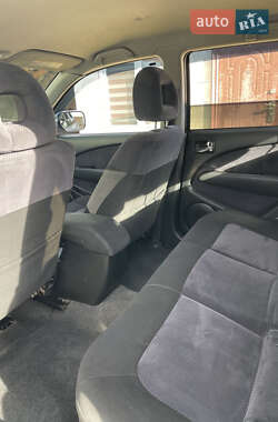 Внедорожник / Кроссовер Mitsubishi Outlander 2003 в 