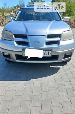 Внедорожник / Кроссовер Mitsubishi Outlander 2003 в Черновцах