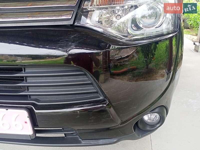 Позашляховик / Кросовер Mitsubishi Outlander 2013 в Львові