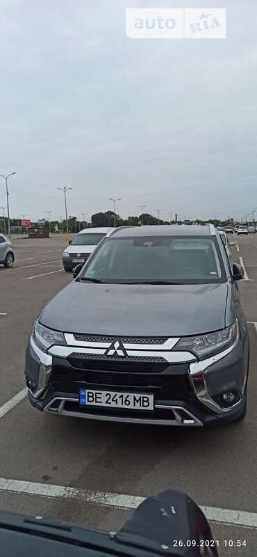 Позашляховик / Кросовер Mitsubishi Outlander 2020 в Южному