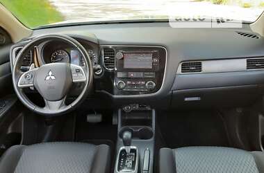 Позашляховик / Кросовер Mitsubishi Outlander 2013 в Києві