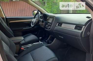 Внедорожник / Кроссовер Mitsubishi Outlander 2013 в Киеве