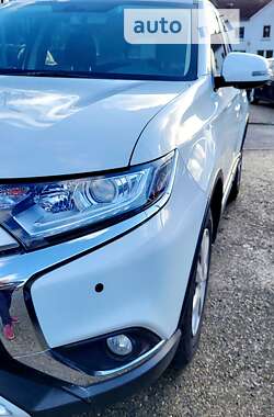 Позашляховик / Кросовер Mitsubishi Outlander 2021 в Смілі