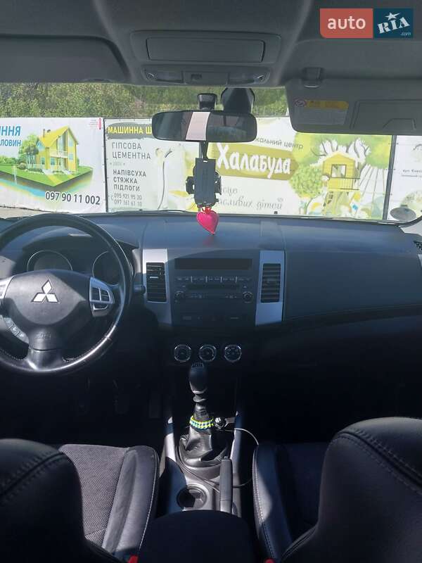 Внедорожник / Кроссовер Mitsubishi Outlander 2011 в Каменец-Подольском