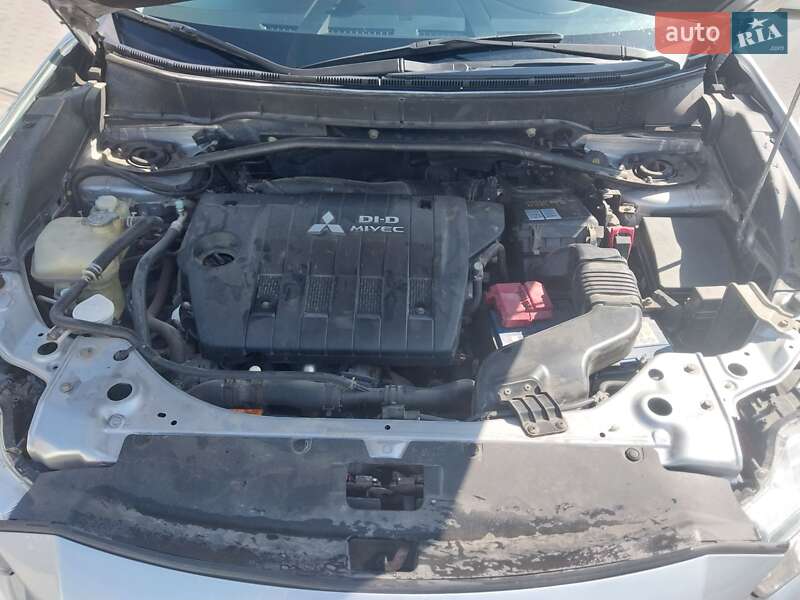 Внедорожник / Кроссовер Mitsubishi Outlander 2011 в Каменец-Подольском