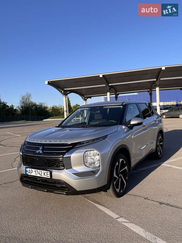 Mitsubishi Outlander 2021