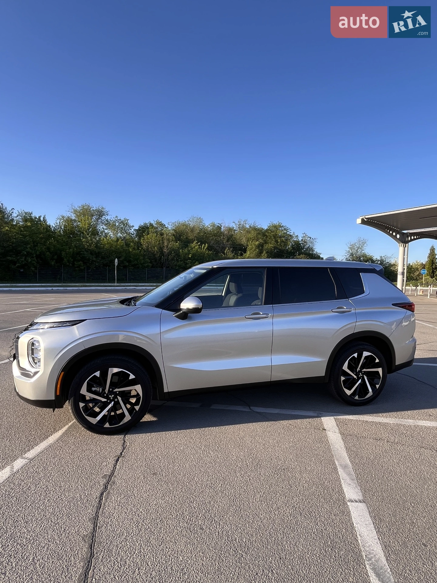 2021 Mitsubishi Outlander - мініатюра 3