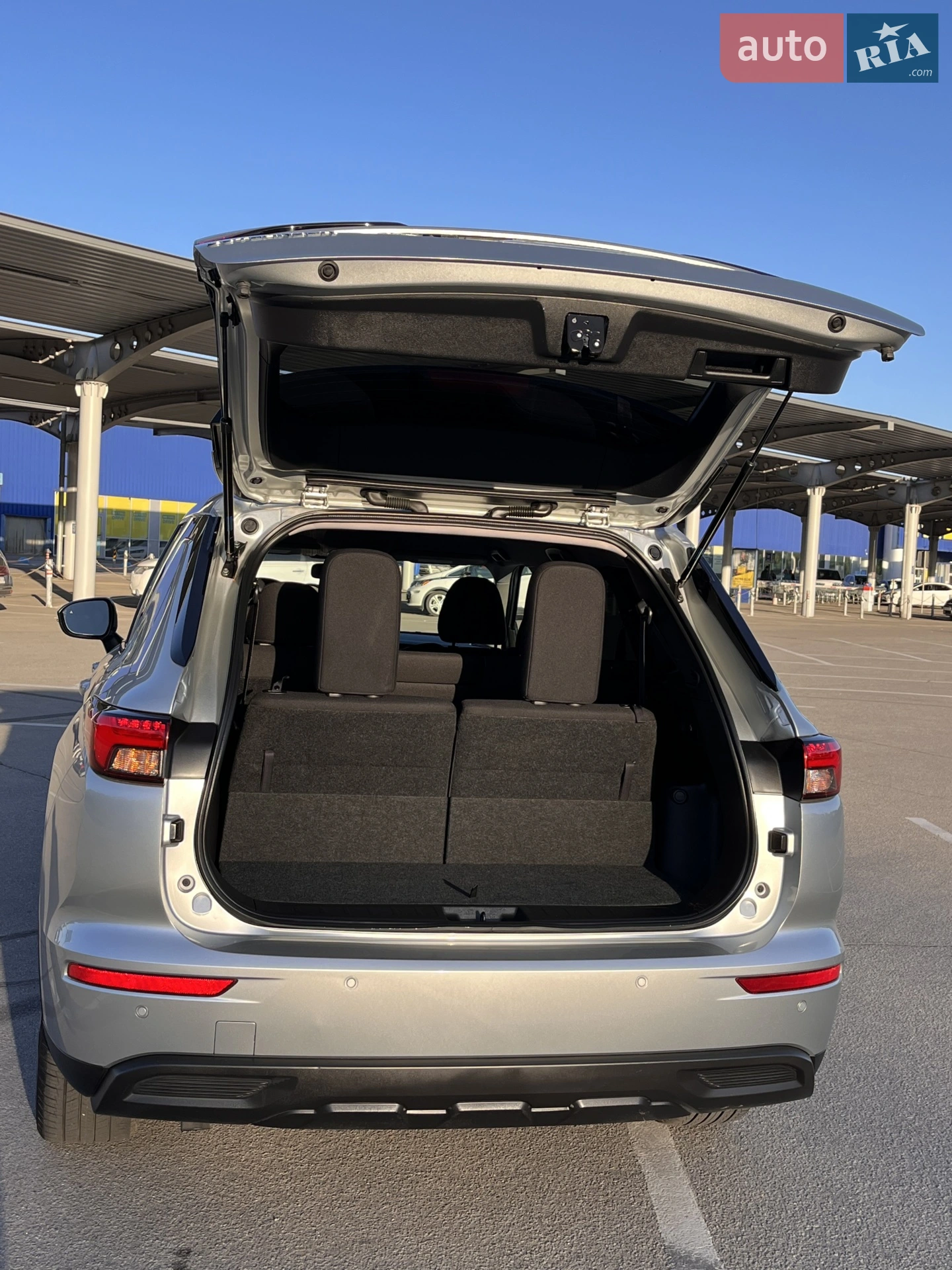 2021 Mitsubishi Outlander - мініатюра 8