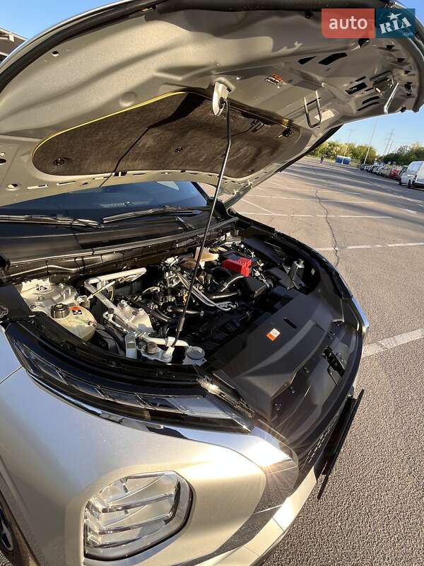 Позашляховик / Кросовер Mitsubishi Outlander 2021 в Запоріжжі