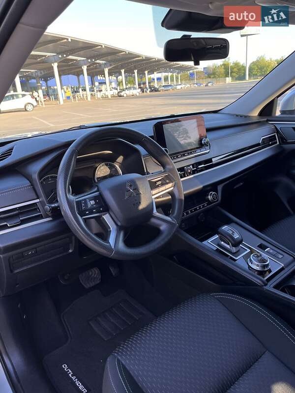 Позашляховик / Кросовер Mitsubishi Outlander 2021 в Запоріжжі